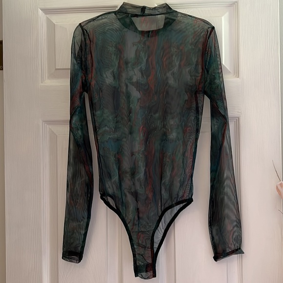 Mesh Mock Neck Long Sleeved Tie-Dye Green Bodysuit - Picture 3 of 4